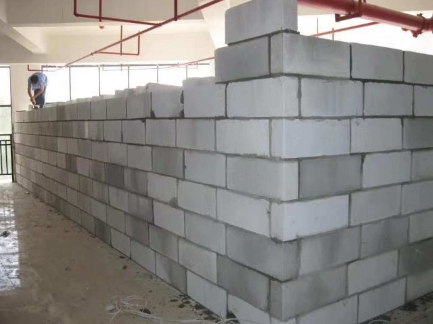 大庆蒸压加气混凝土砌块承重墙静力和抗震性能的研究